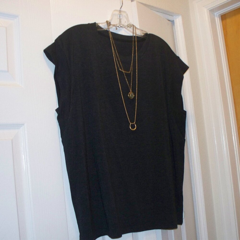 T-Shirt Charcoal Grey